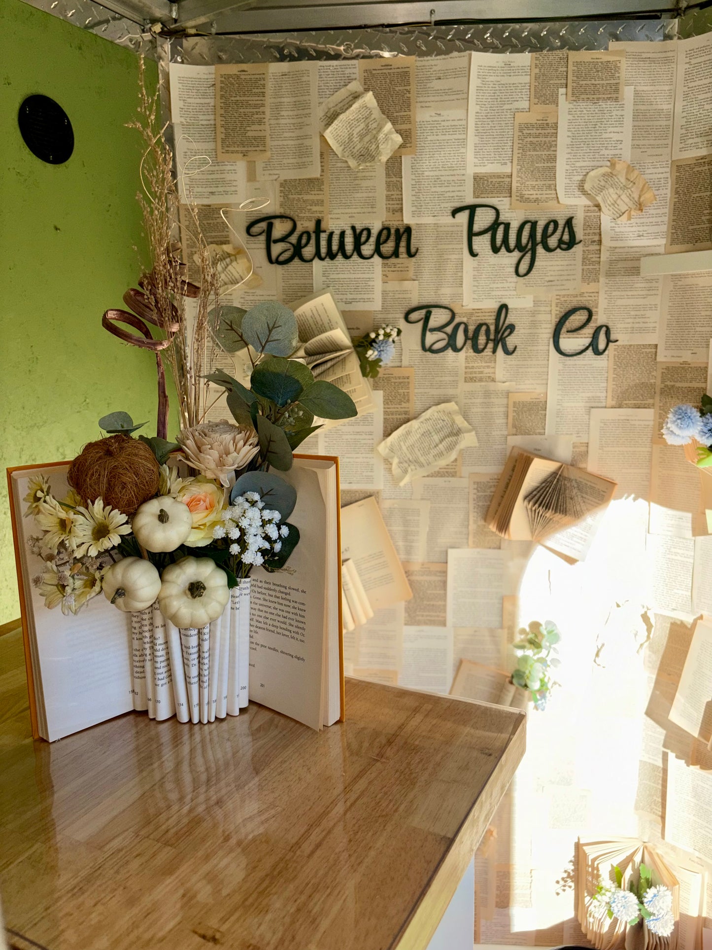 Bookish craft night out at LAL
