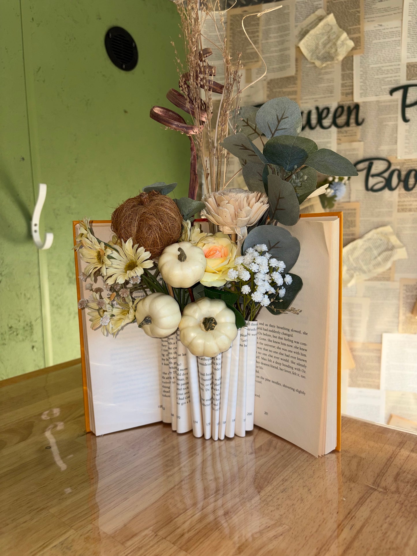 Bookish craft night out at LAL